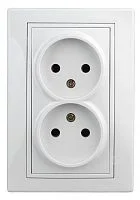 Розетка 2-м СП Plano 1-204-01 16А IP20 250В 2х2P бел. Intro Б0027613